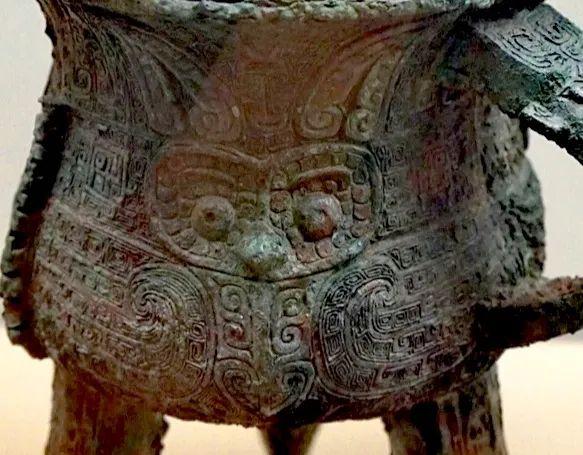 中国文物介绍及图片：商代后期“徙”铜斝