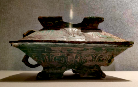 中国文物介绍及图片：西周晚期“虢季”铜簠