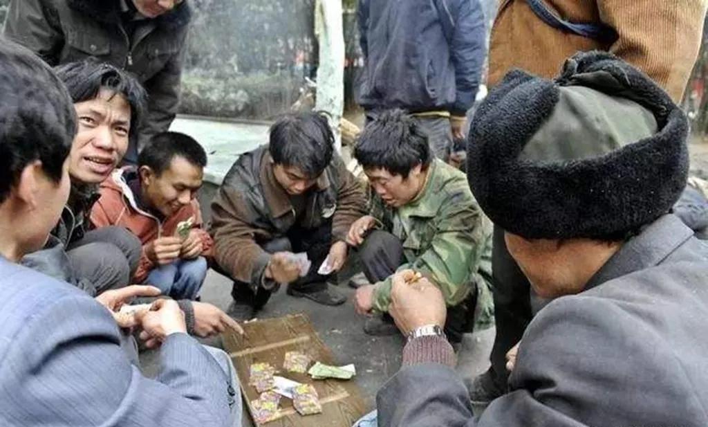 上个世纪七十年代的春节，苏北农村有个“赌博游戏”