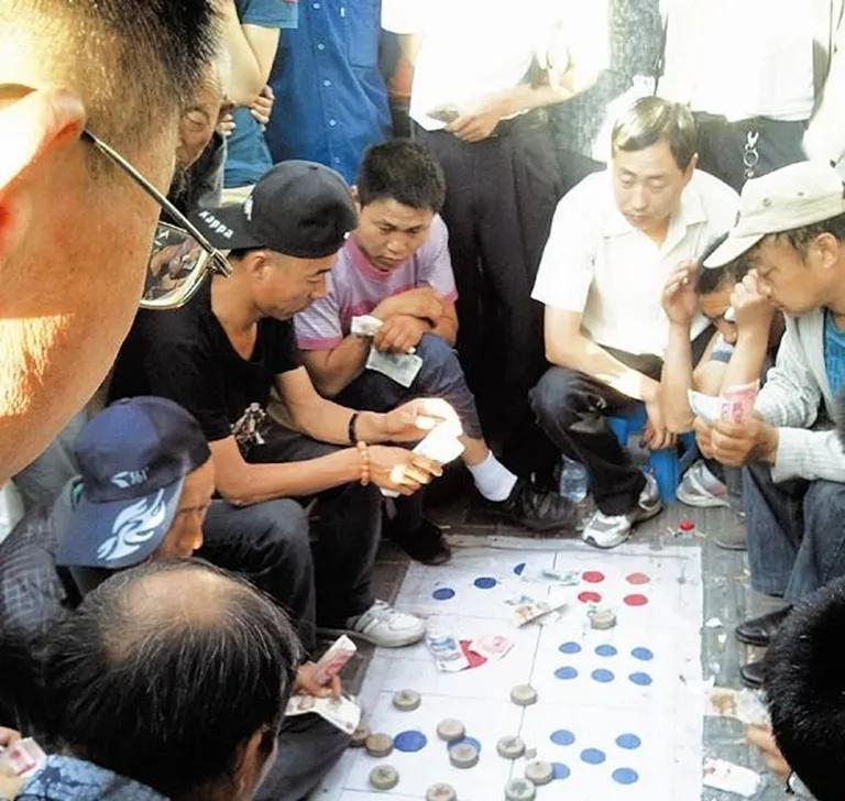 上个世纪七十年代的春节，苏北农村有个“赌博游戏”