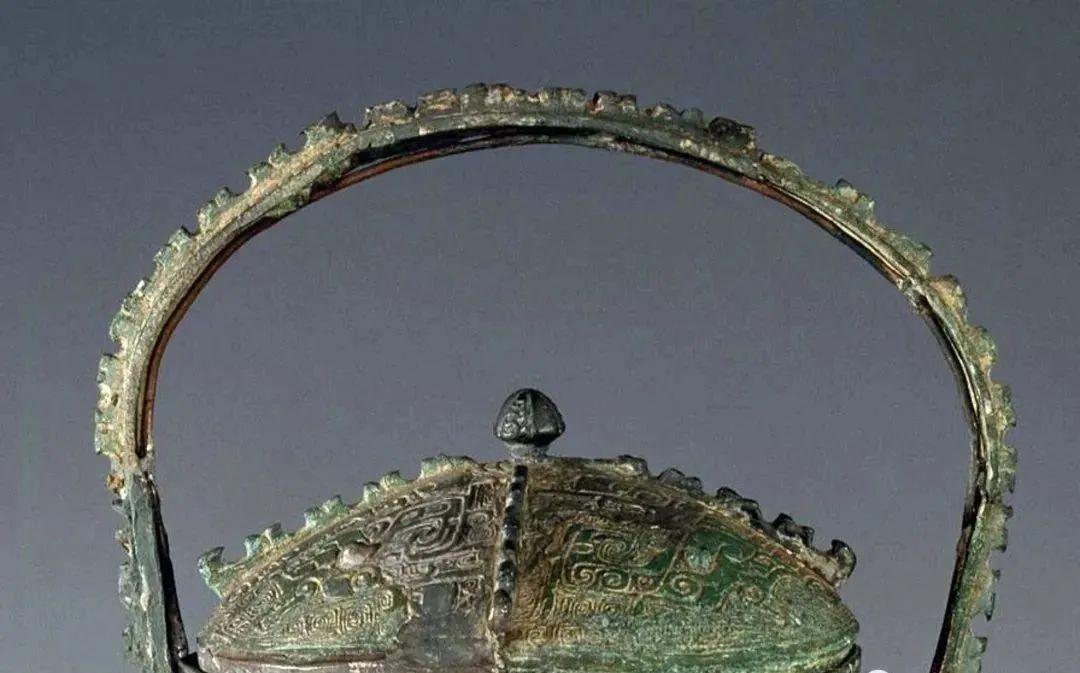 中国文物介绍及图片：商代兽面纹铜壶