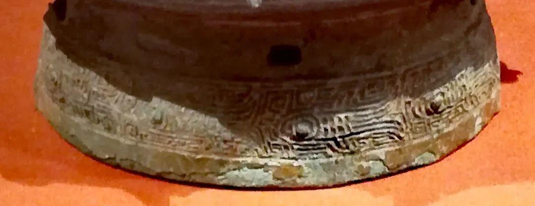 中国文物介绍及图片：商代兽面纹铜壶