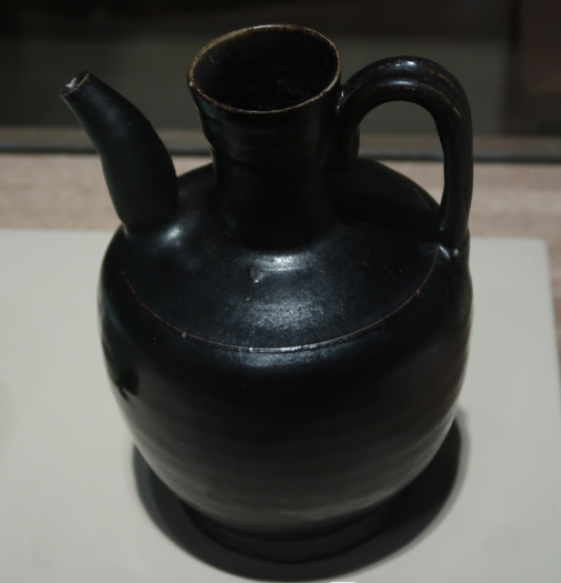中国文物介绍及图片：北宋耀州窑黑釉执壶