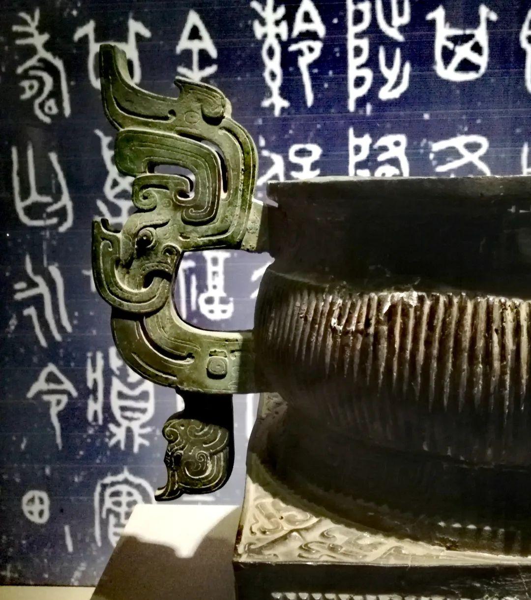 中国文物介绍及图片：西周厉王㝬簋