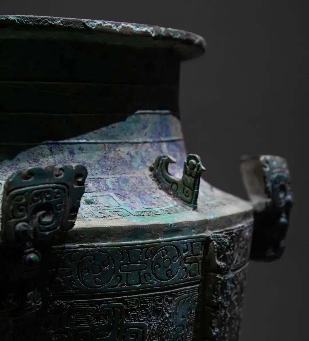 中国文物介绍及图片：商代晚期鱼纹铜罍