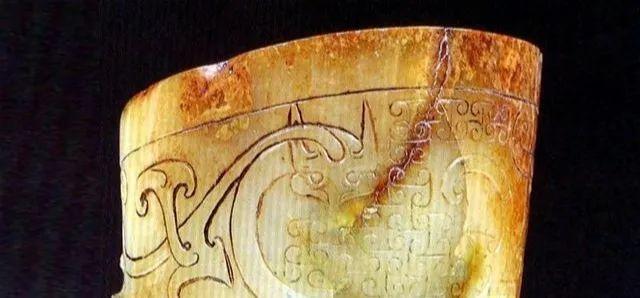 中国文物介绍及图片：南越王犀角形玉杯