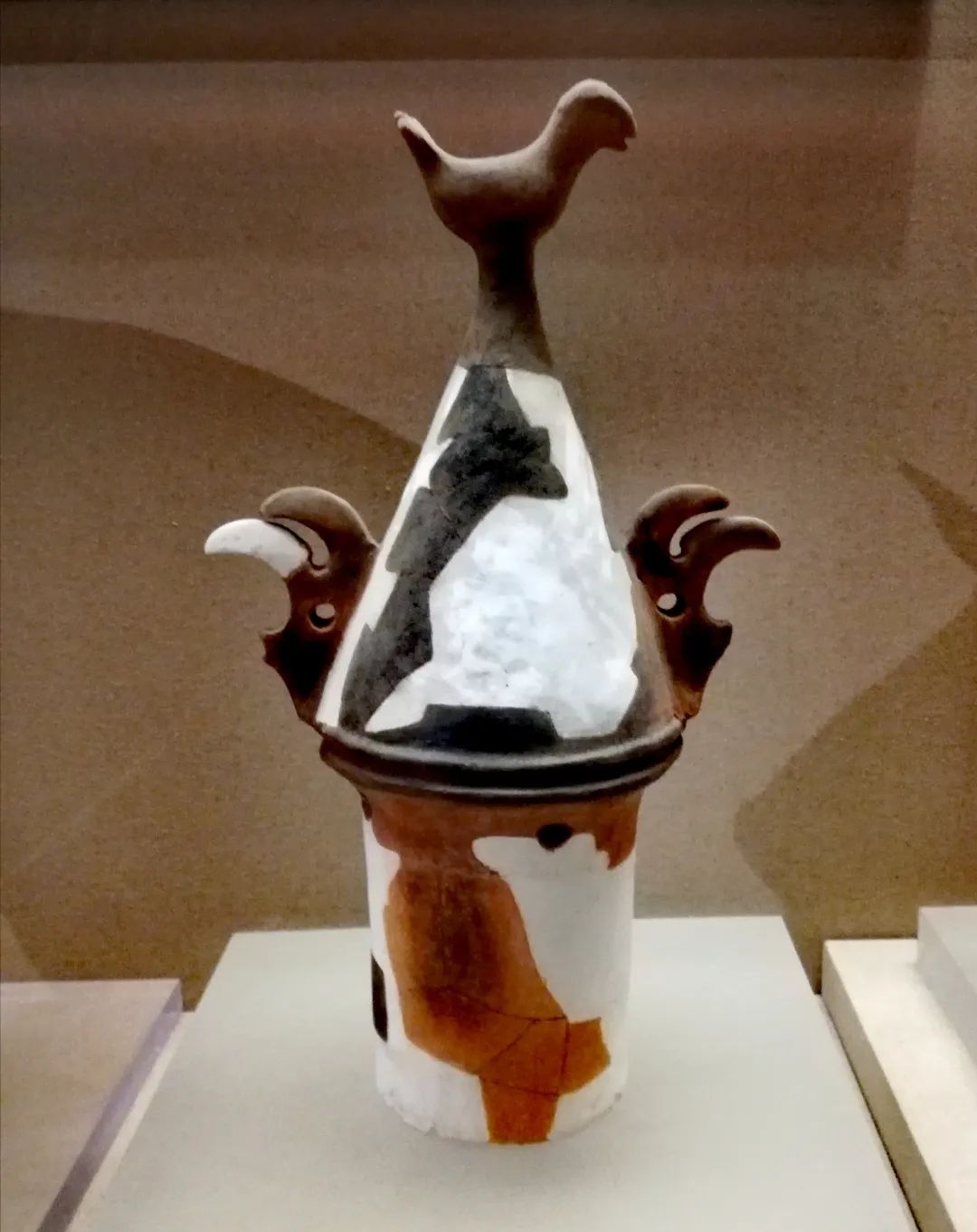 中国文物介绍及图片：新石器时代鸟形神器