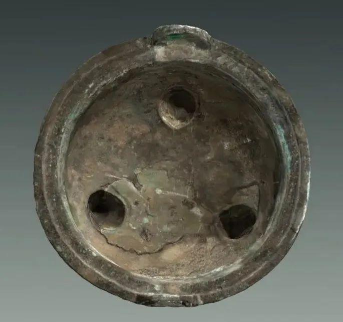 中国文物介绍及图片：商代早期兽面纹鼎