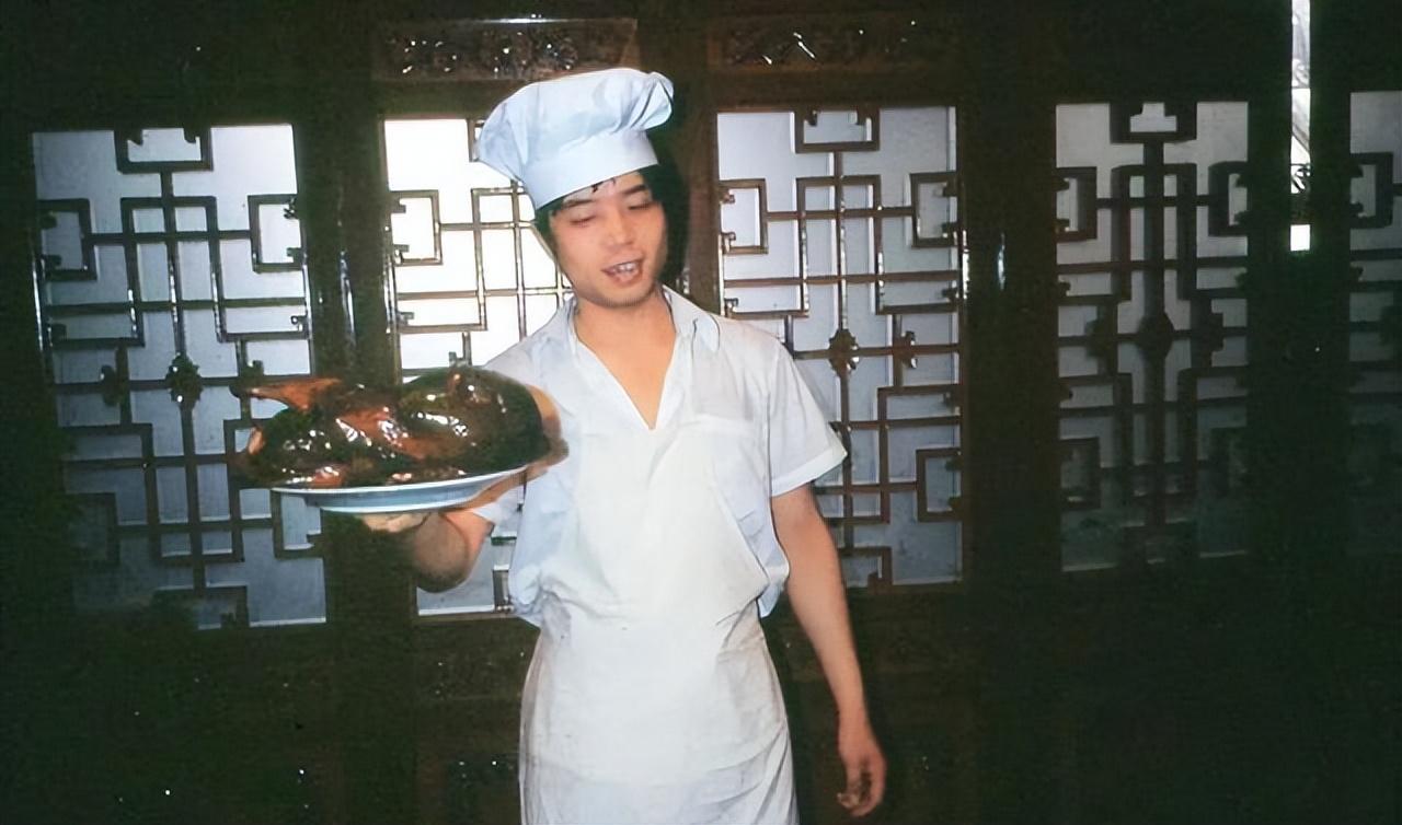 90年代北京烤鸭老照片，看一眼就胃口大开
