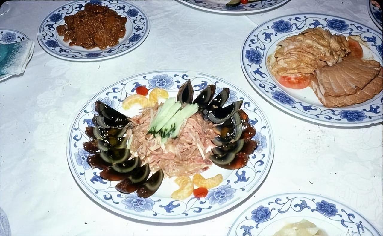 90年代北京烤鸭老照片，看一眼就胃口大开