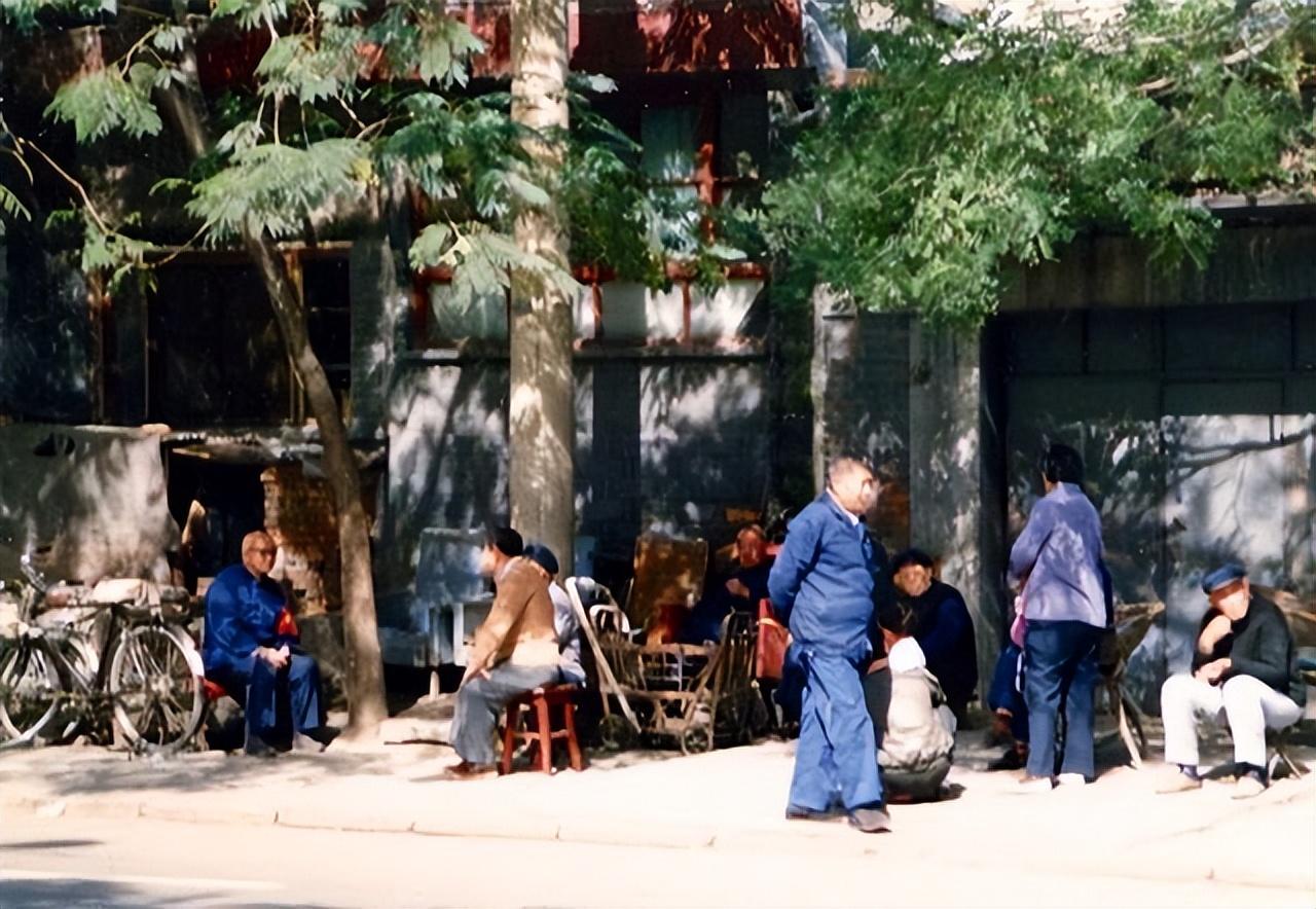 八十年代的北京古老的巷子和院落老照片，