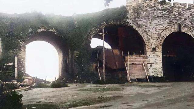 勿忘国耻！日军镜头下80年前南京战役后老照片：中山门被炮火炸塌-图1