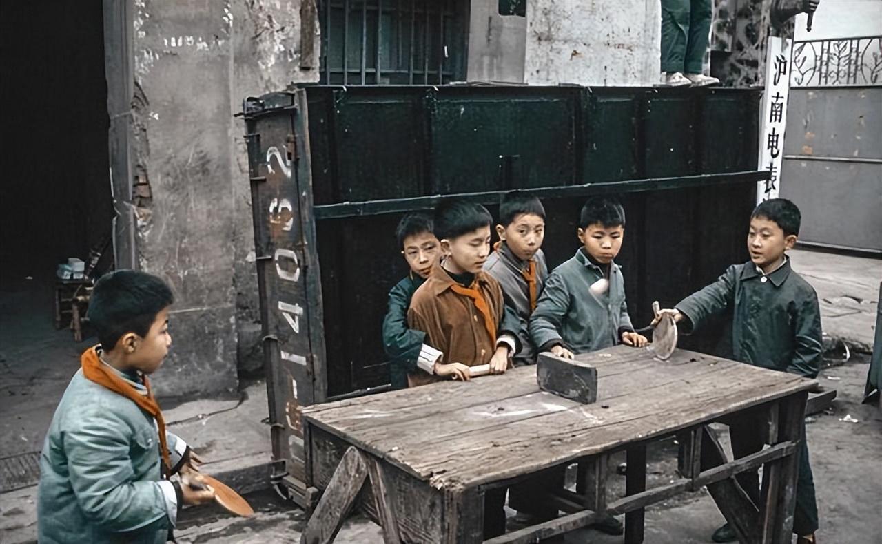 80年代的上海老照片：“沪上”生活的什么样？