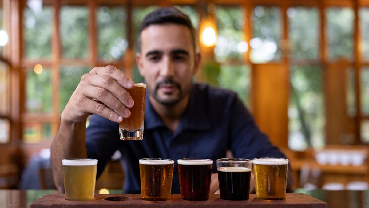 外刊英文阅读:How does stout beer compare to other types of the beverage?