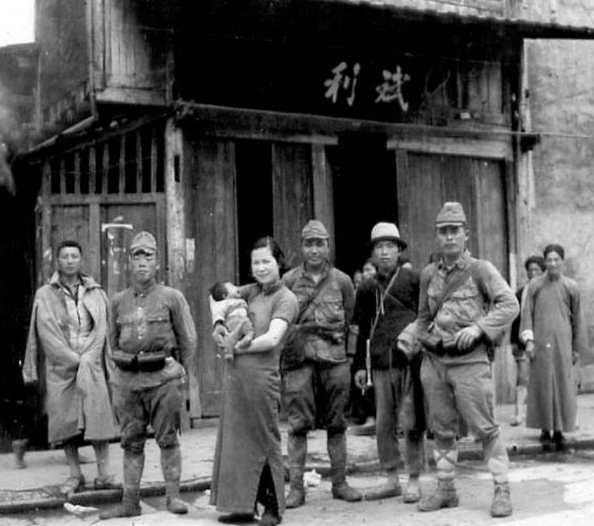 罕见侵华证据：日本鬼子进村，烧杀抢掠恶行全景揭示