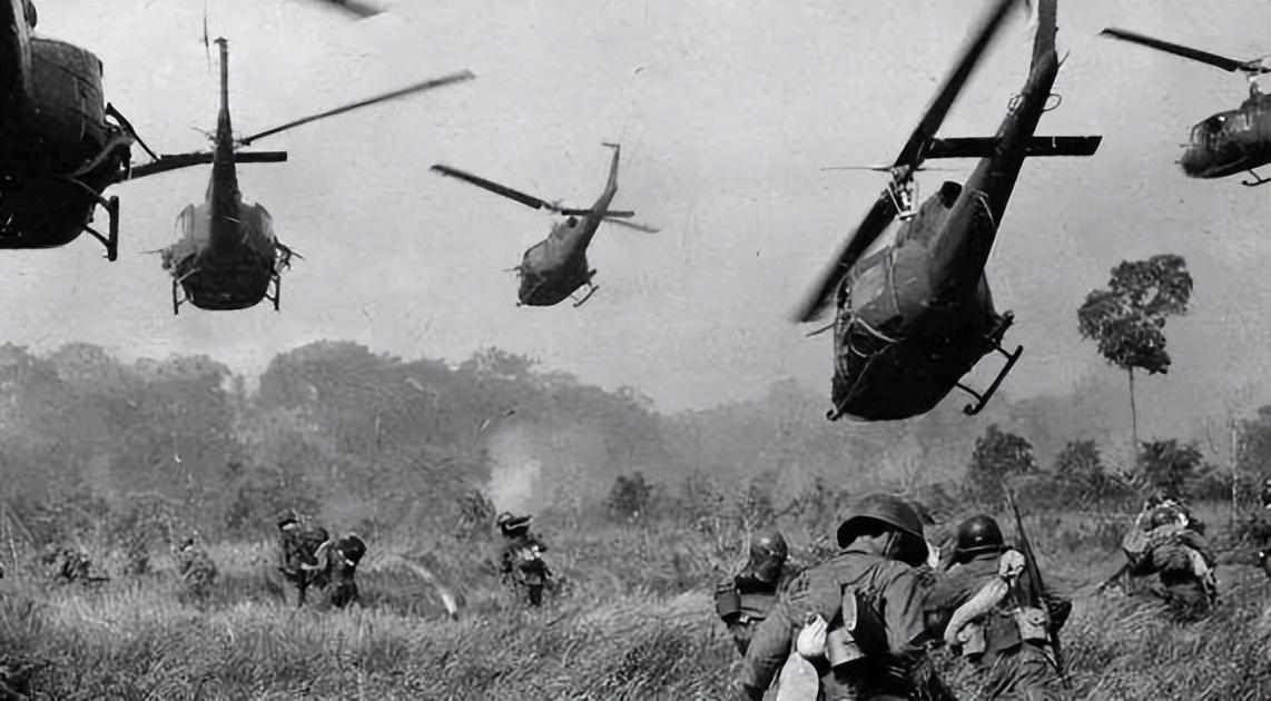 越南战争遗影：罕见老照片展现流离失所的悲痛，哀鸿遍野的悲剧