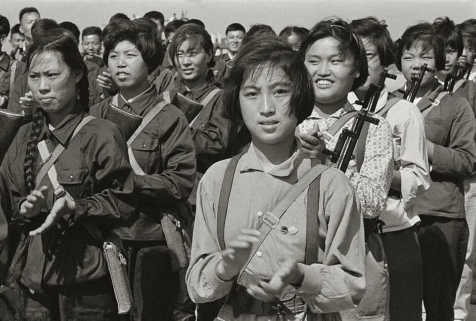 风雨欲来之际！日本摄影师镜头下的1965年中国风貌