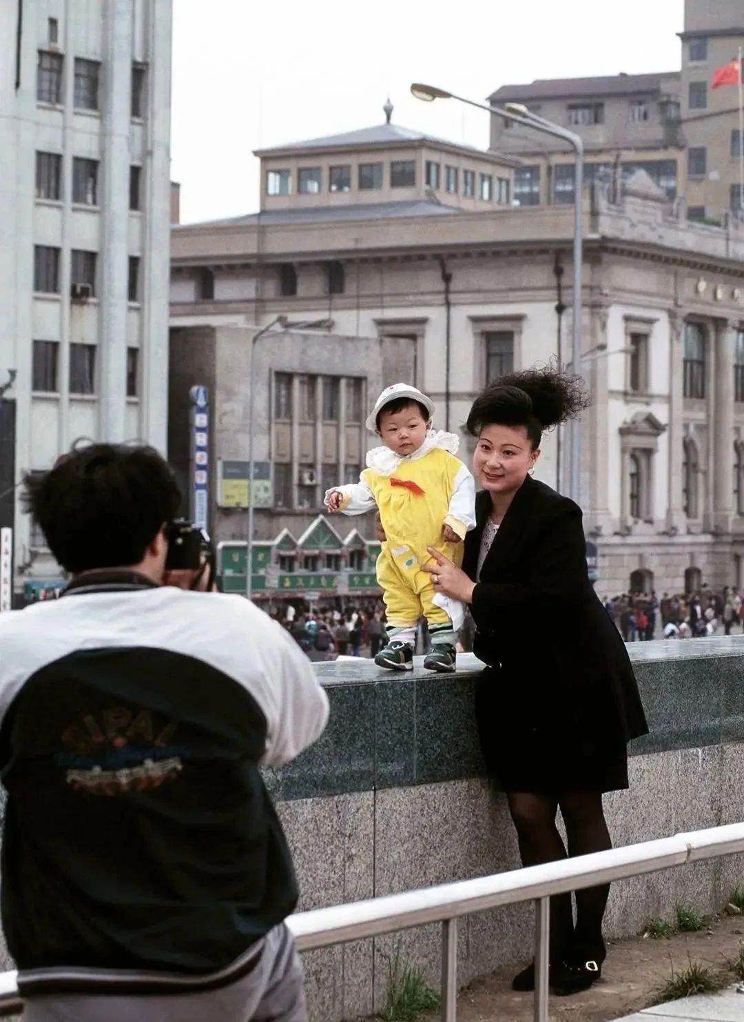 90年代老上海惊艳重现！比《繁花》更精彩，真实风貌超乎想象